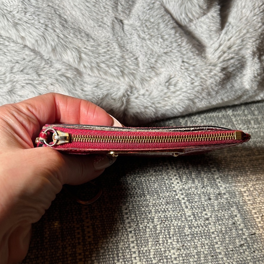 362. Louis Vuitton Monogram Vernis Pochette Cles, Key Holder - Picture 7 of 13